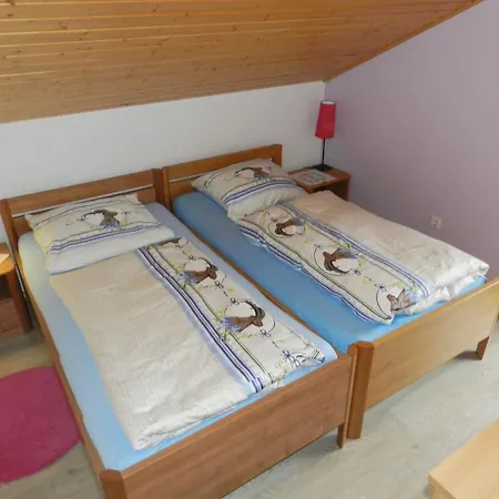 Panorama- Appartement-fewo- Dusche Oder Bad- Wc 7-bettwohnung By Interhome